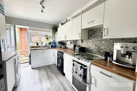 2 bedroom semi-detached bungalow for sale, Southfield Road, Paignton, TQ3