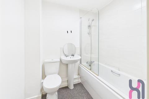 2 bedroom flat to rent, Brindley House,, 1 Elmira Way, Salford, M5
