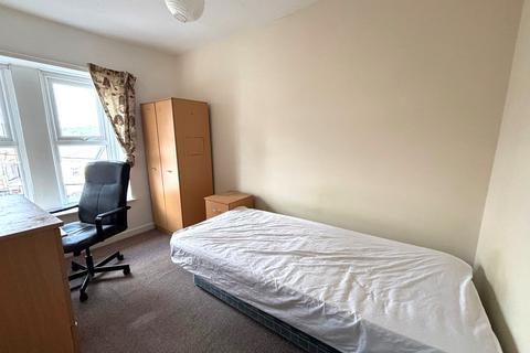 undefined, Stow Hill, Pontypridd CF37