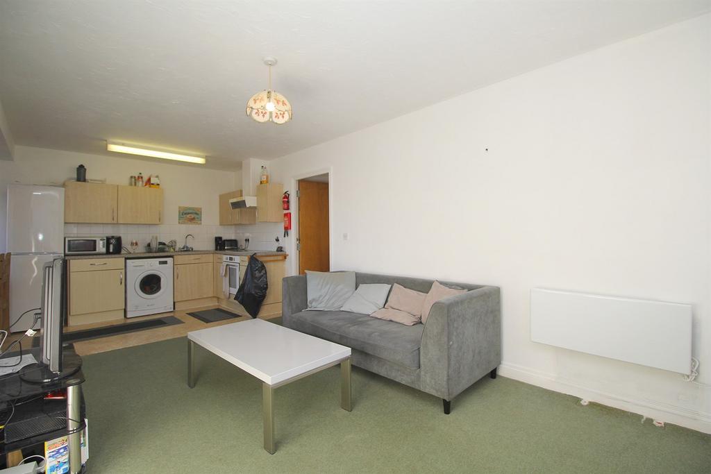 Lounge - Kitchen