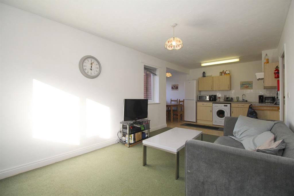 Lounge - Kitchen