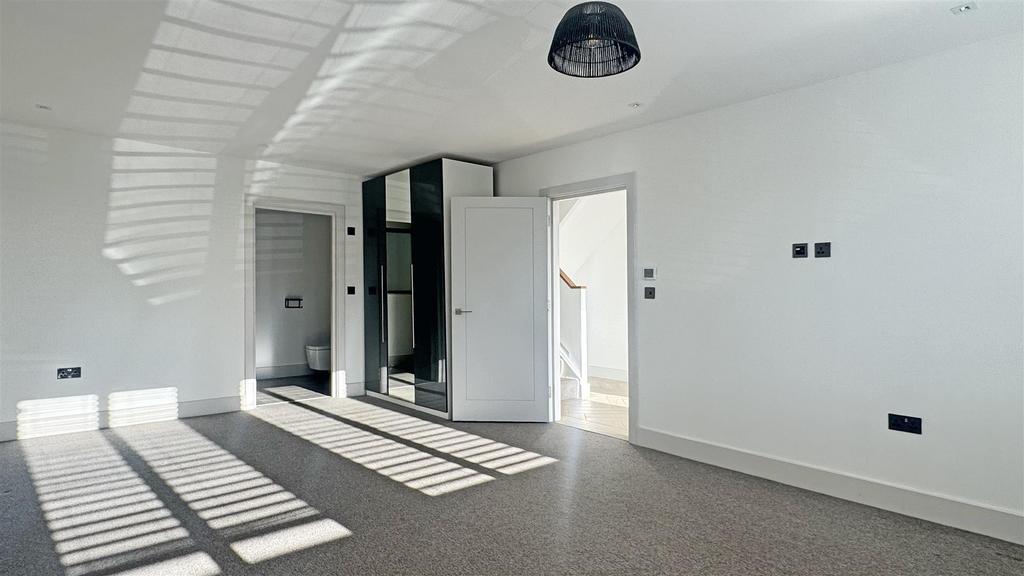 Bedroom 1.jpg