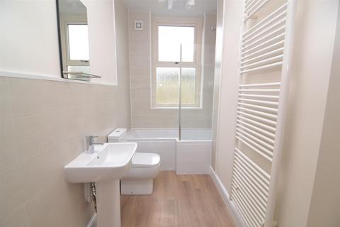 1 bedroom apartment to rent, Halifax Road, Hipperholme, Halifax