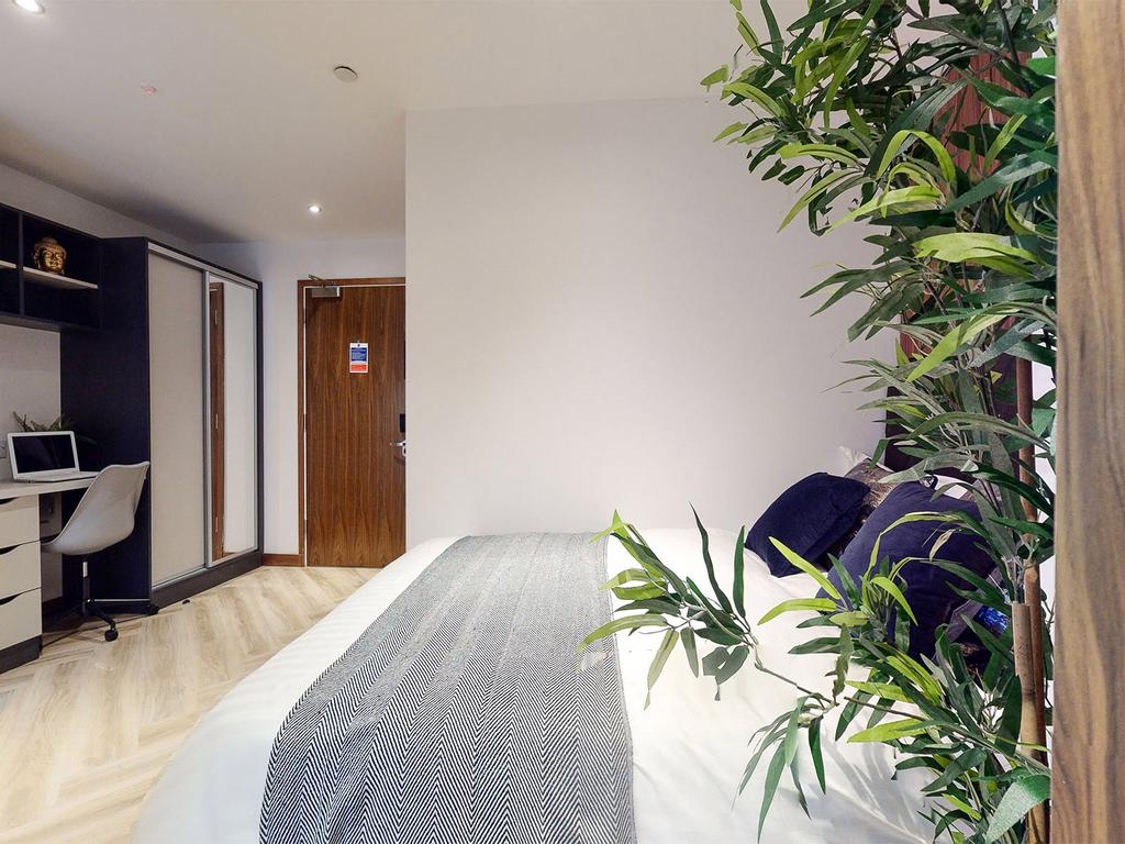Apartment in Manchester, City Centre - View 2