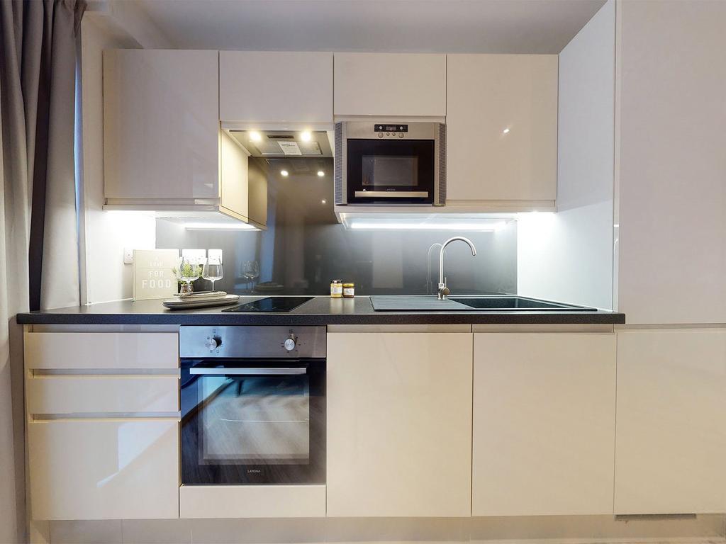 Apartment in Manchester, City Centre - View 4