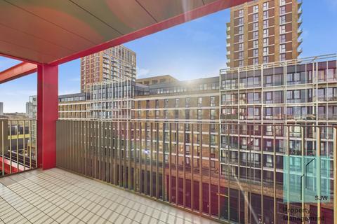 2 bedroom flat to rent, Windsor Square, London SE18