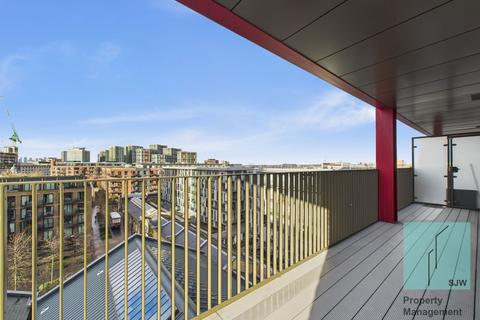 2 bedroom flat to rent, Windsor Square, London SE18