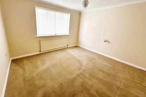 2 bedroom bungalow to rent, Portland Avenue, Nottingham NG17