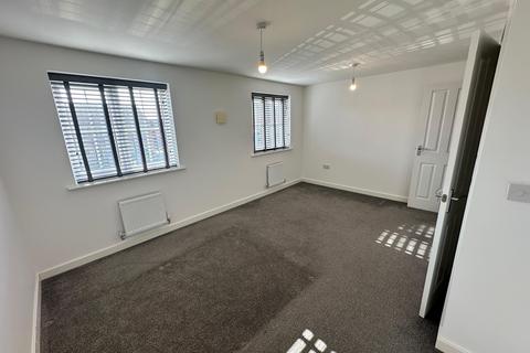 1 bedroom semi-detached house to rent, Hector Drive, Peterborough PE2