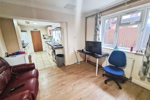 6 bedroom terraced house to rent, Spear Road, Hampshire SO14