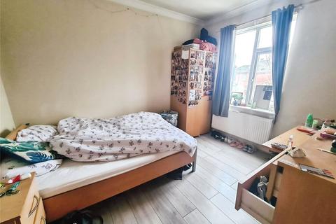 6 bedroom terraced house to rent, Spear Road, Hampshire SO14