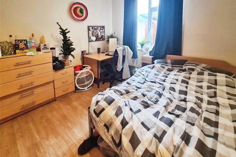 6 bedroom terraced house to rent, Spear Road, Hampshire SO14