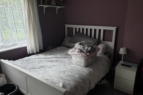 3 bedroom semi-detached house to rent, Johnson Road, West Midlands WV12