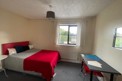 3 bedroom house to rent, Meadow Close, Nottingham NG2