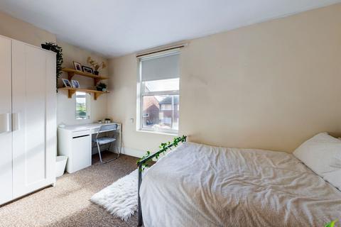 5 bedroom house to rent, Chestnut Grove, Nottingham NG2