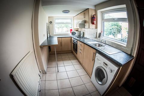 5 bedroom house to rent, Chestnut Grove, Nottingham NG2
