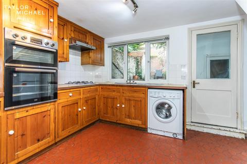 4 bedroom terraced house to rent, George Street, Brighton