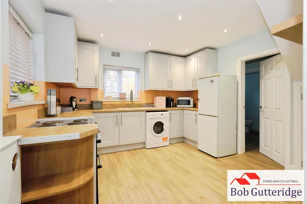 Fitted kitchen / diner
