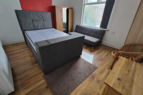 undefined, 2 Bed – First Floor Flat – Tyndale Street, Leicester, LE3 3 0QQ. £850 PCM.
