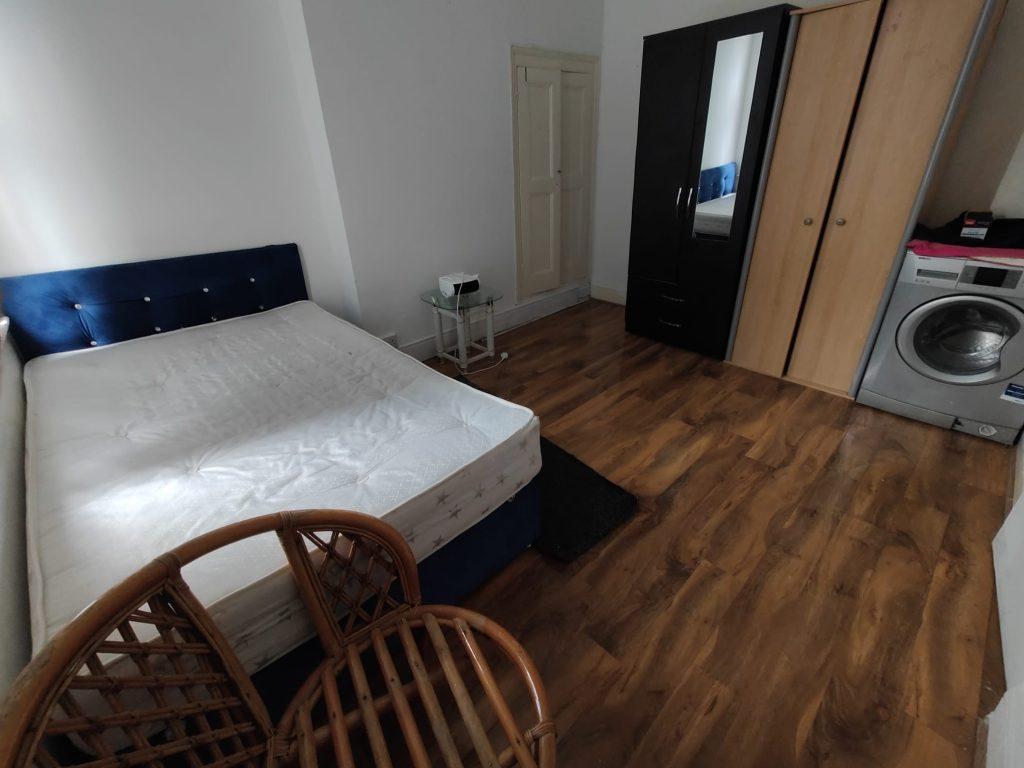 Apartment in Leicester - View 3