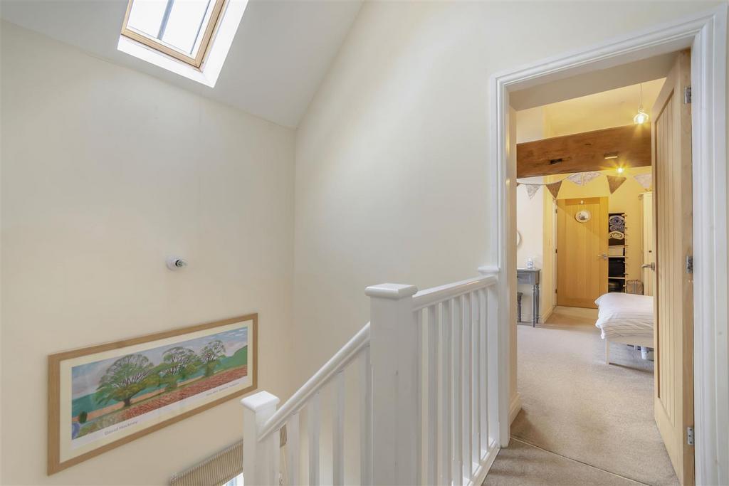 8671009-interior04.jpg