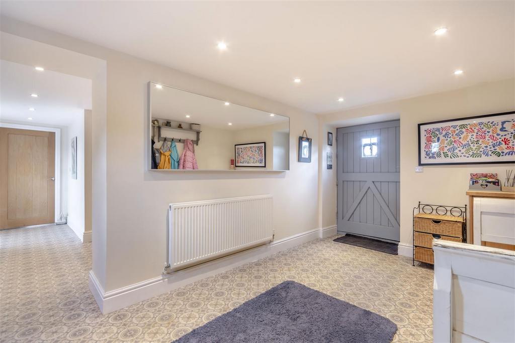 8671009-interior15.jpg