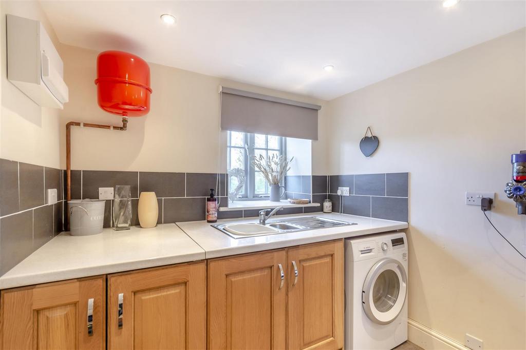 8671009-interior16.jpg