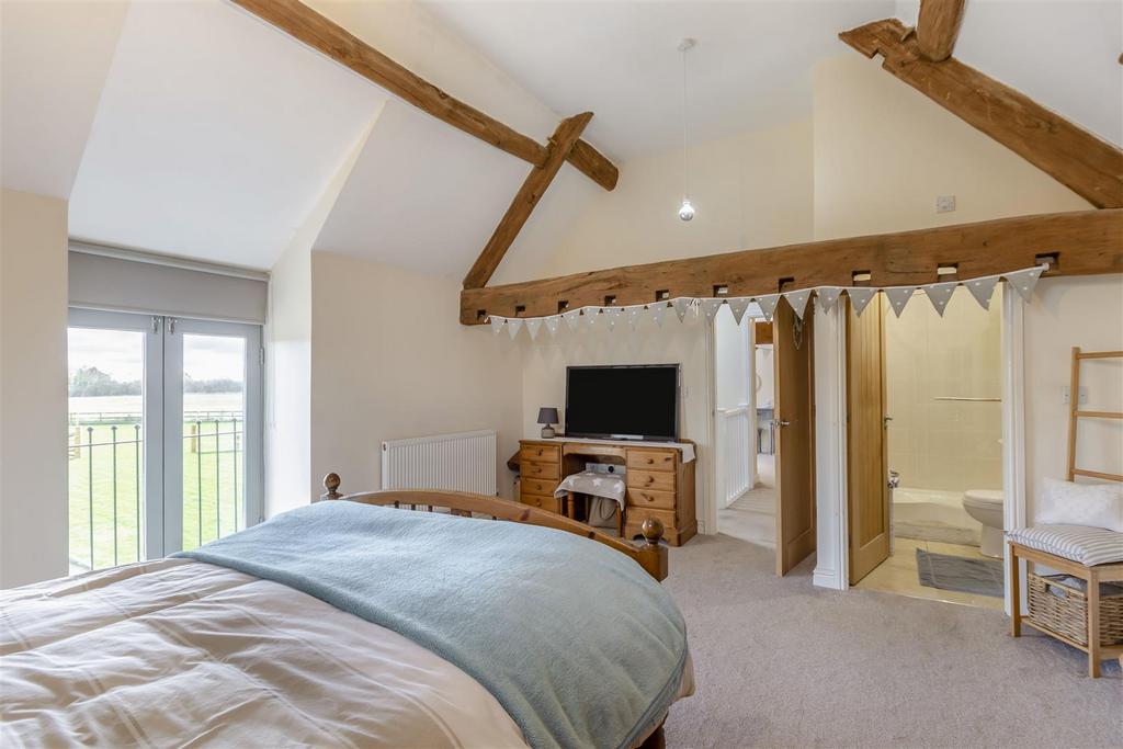 8671009-interior02.jpg