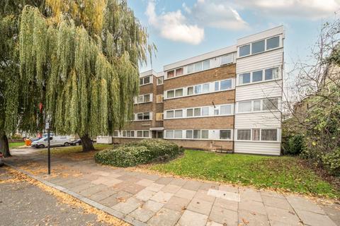 Maidstone Road, London, N11