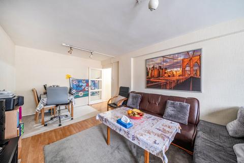 2 bedroom apartment for sale, Maidstone Road, London, N11