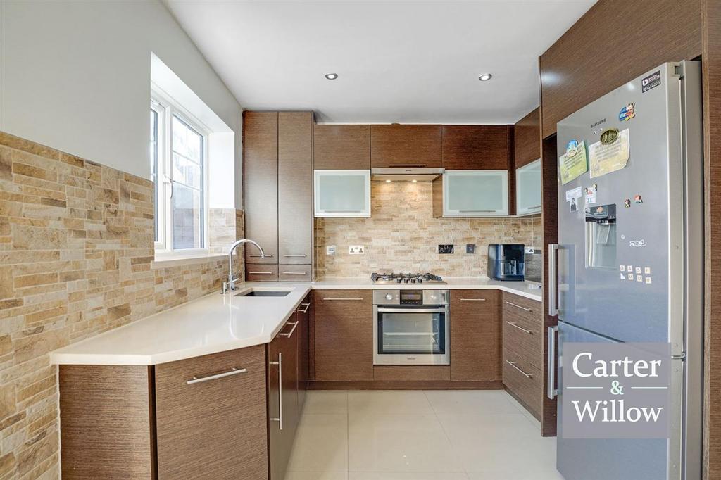 Kitchen / dining