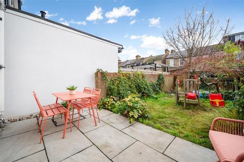 undefined, Meadow Road, Colliers Wood SW19