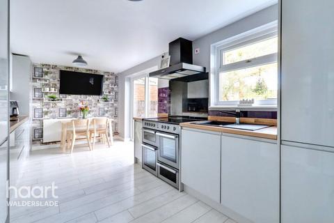 4 bedroom semi-detached house for sale, Kellaway Road, Chatham