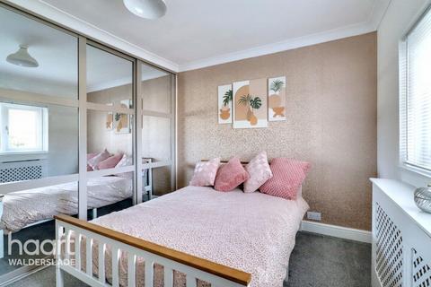 4 bedroom semi-detached house for sale, Kellaway Road, Chatham
