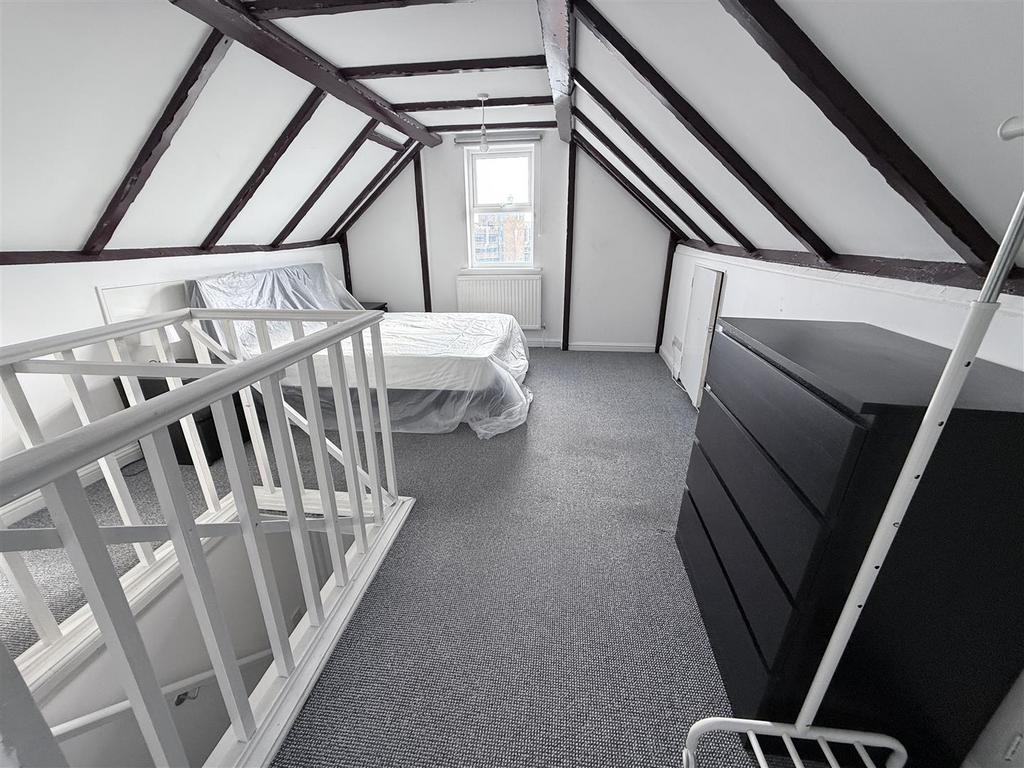 Third Floor Bedroom 9 (£900)