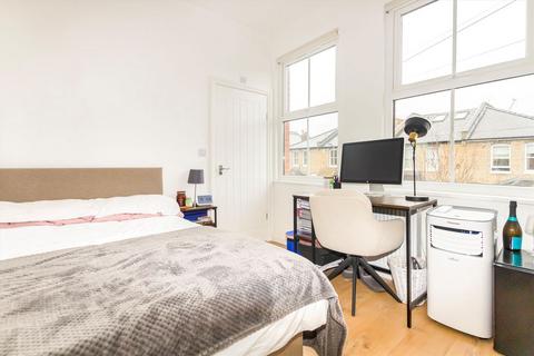 Flat to rent, Chatham Road, Kingston Upon Thames KT1