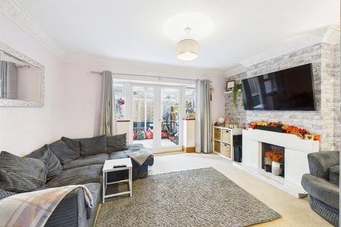 2 bedroom semi-detached house for sale, Beckett Close, Worcester, Worcestershire, WR3