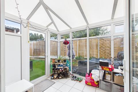 2 bedroom semi-detached house for sale, Beckett Close, Worcester, Worcestershire, WR3