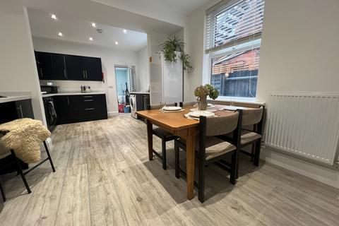 1 bedroom in a house share to rent, Holland Road Felixstowe