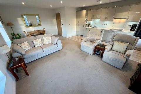2 bedroom apartment for sale, Fountain Way, Salisbury