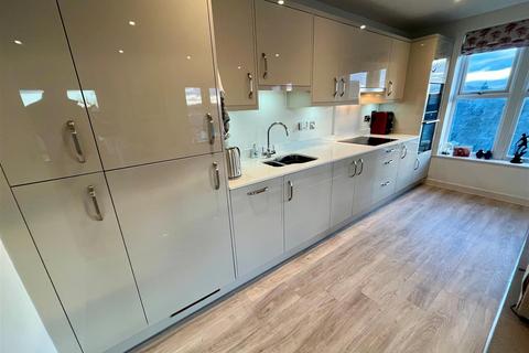 2 bedroom apartment for sale, Fountain Way, Salisbury