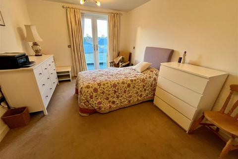 2 bedroom apartment for sale, Fountain Way, Salisbury