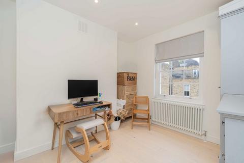 2 bedroom flat to rent, Lamont Road, London SW10
