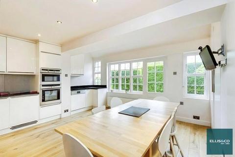 undefined, Corringway, Hampstead Garden Suburb, NW11