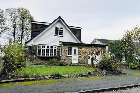 5 bedroom detached house for sale, North Wood Park, Kirkburton HD8 0PY