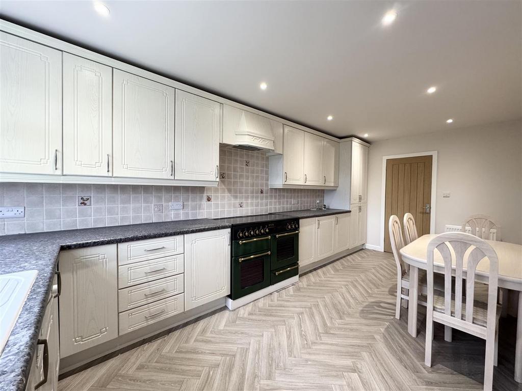Dining kitchen