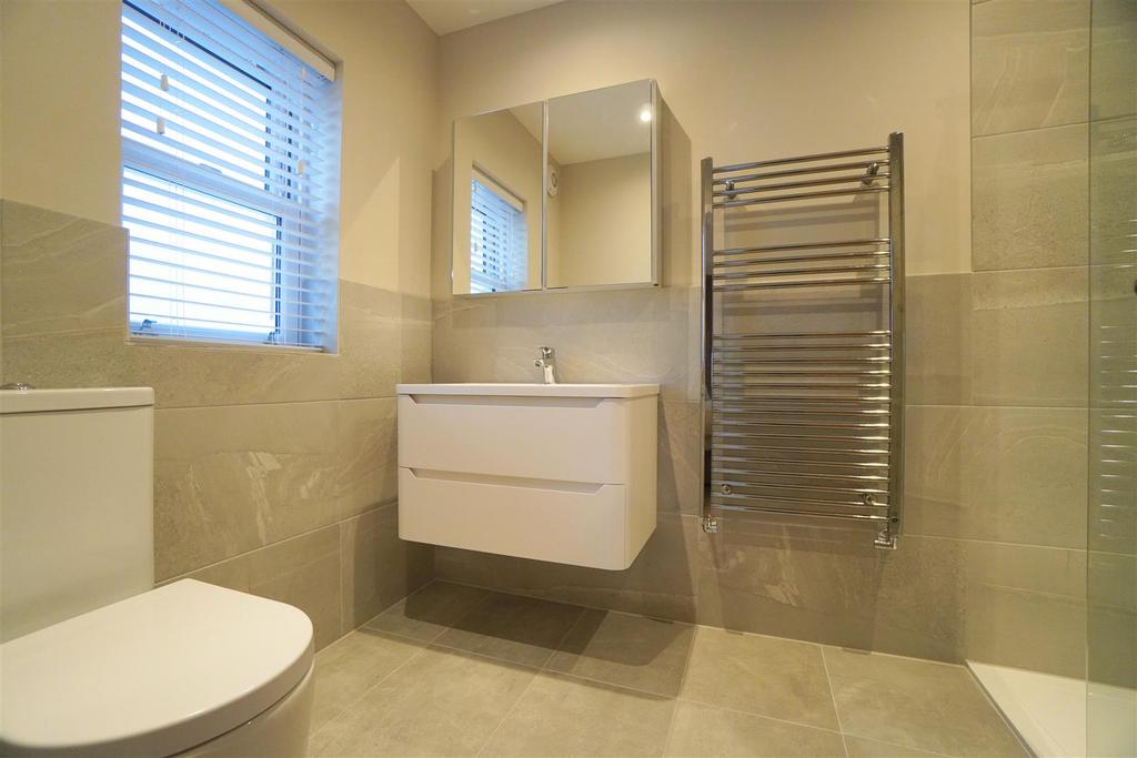Ensuite1.jpg