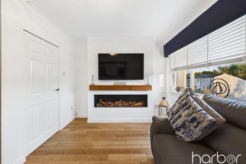 3 bedroom terraced house for sale, Inishail Road, Craigend, Glasgow, City Of Glasgow, G33 5QX
