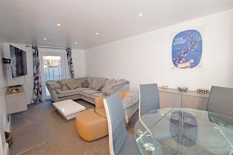 2 bedroom end of terrace house to rent, Crossways, Middleton-On-Sea, Bognor Regis, PO22