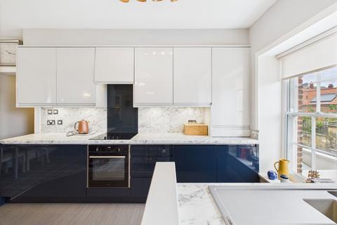 2 bedroom apartment for sale, St. Hildas Terrace, Whitby YO21